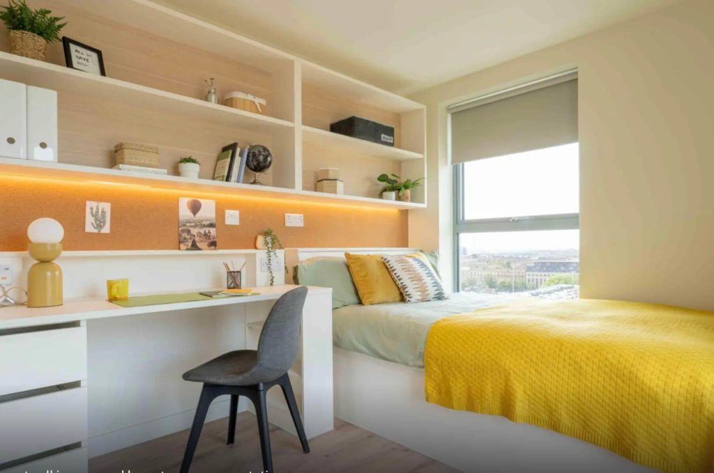 IQ Cullen, Glasgow bedroom
